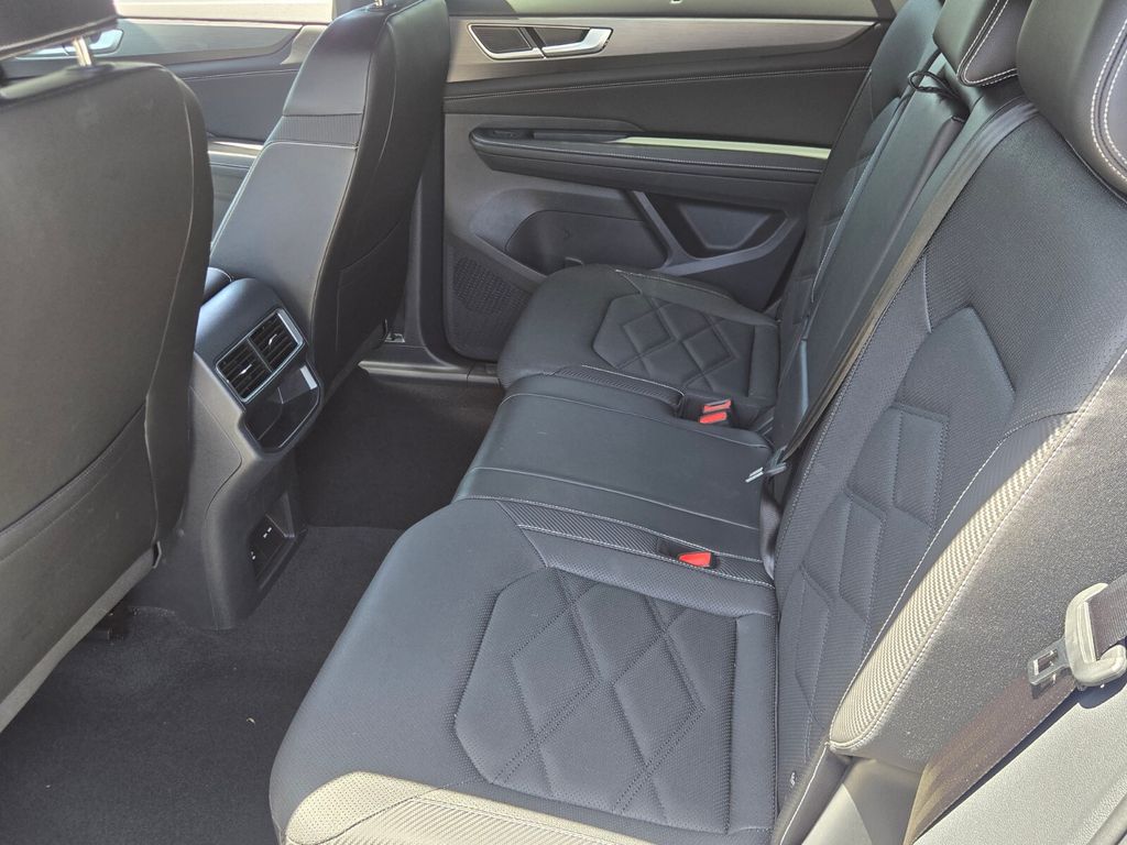 2024 Volkswagen Atlas - $28,200