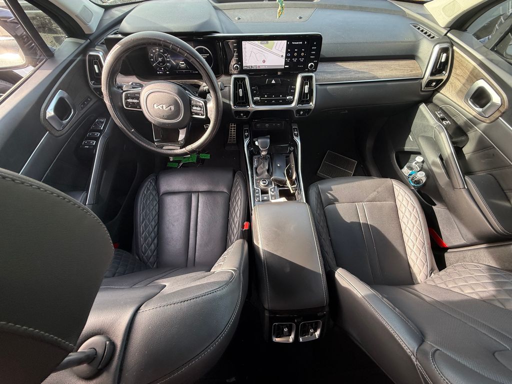 Thumbnail: 2022 Kia Sorento - 8