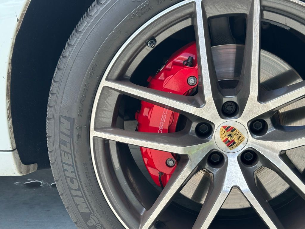 Thumbnail: 2023 Porsche Macan - 16