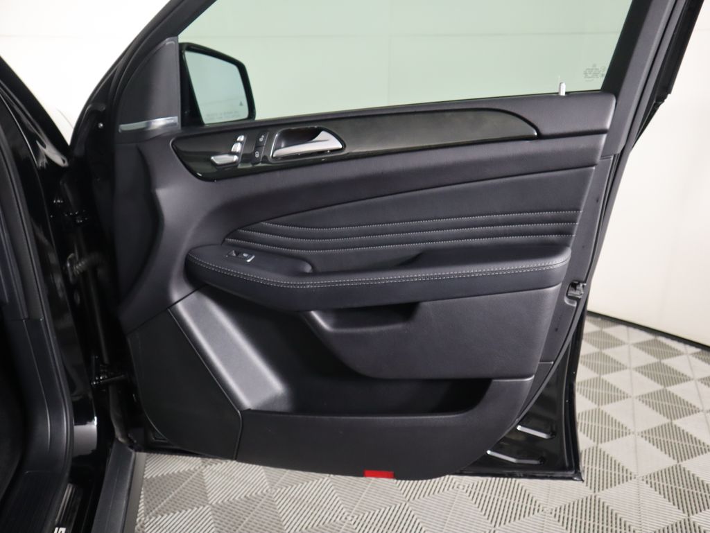 Thumbnail: 2018 Mercedes-Benz GLE - 25