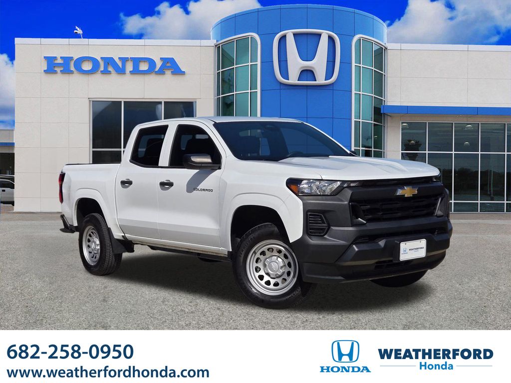 Summit White 2025 Chevrolet Colorado Pickup Truck 4X2 8-Speed Automatic