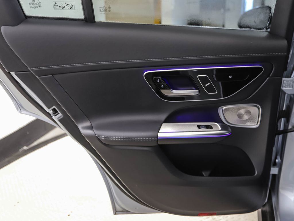 Thumbnail: 2025 Mercedes-Benz GLC - 19