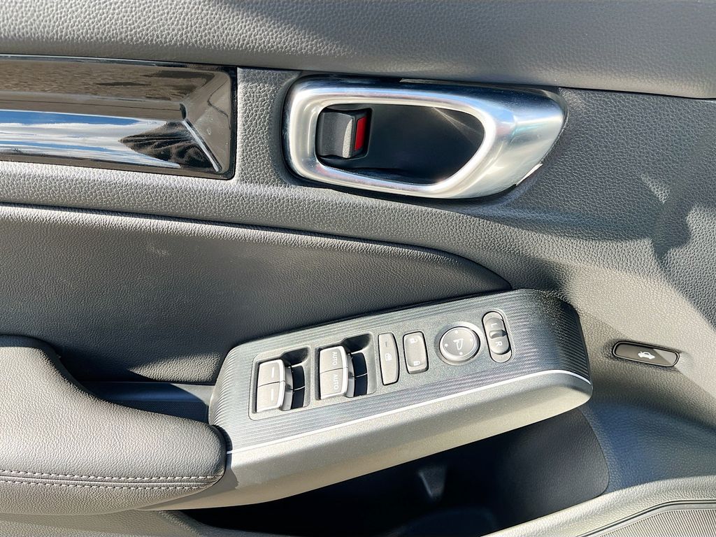 Used 2025 White Honda Sport Touring image 18