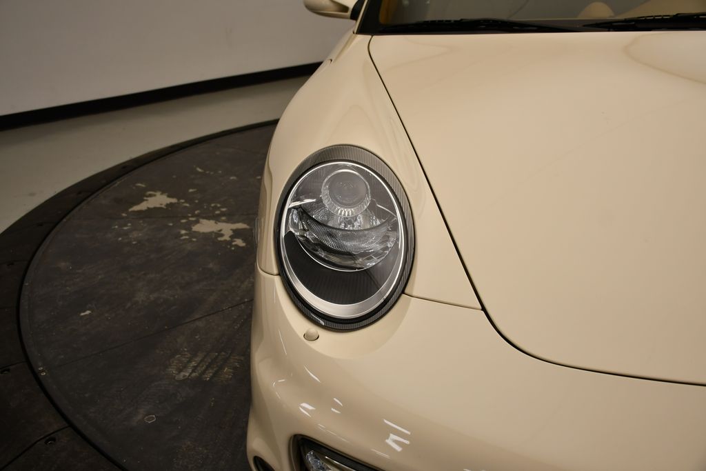 Thumbnail: 2009 Porsche 911 - 23
