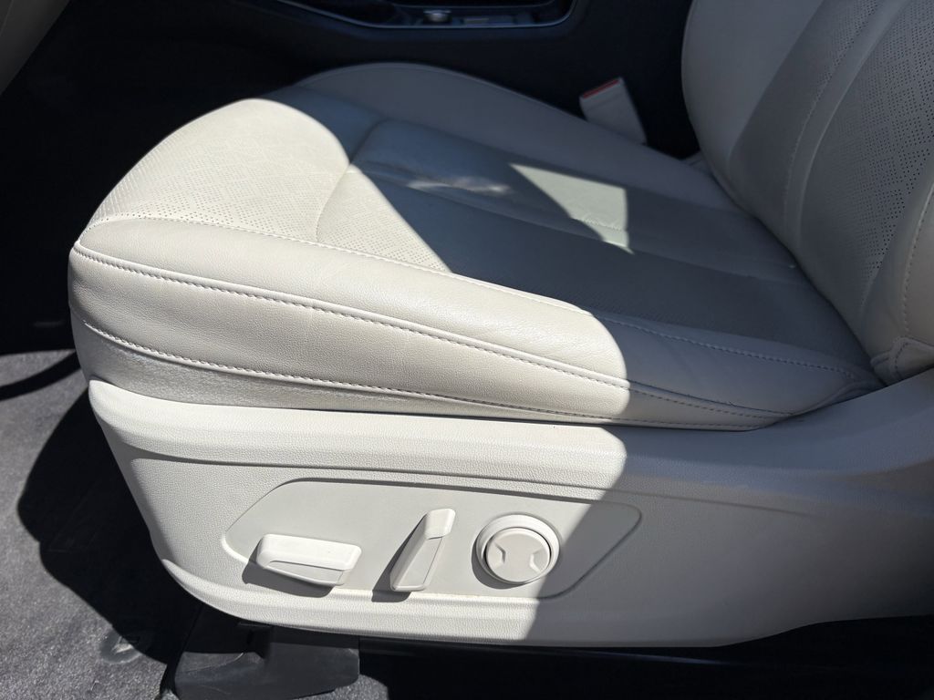 Used 2022 Wolf Gray Kia X-Line EX image 13