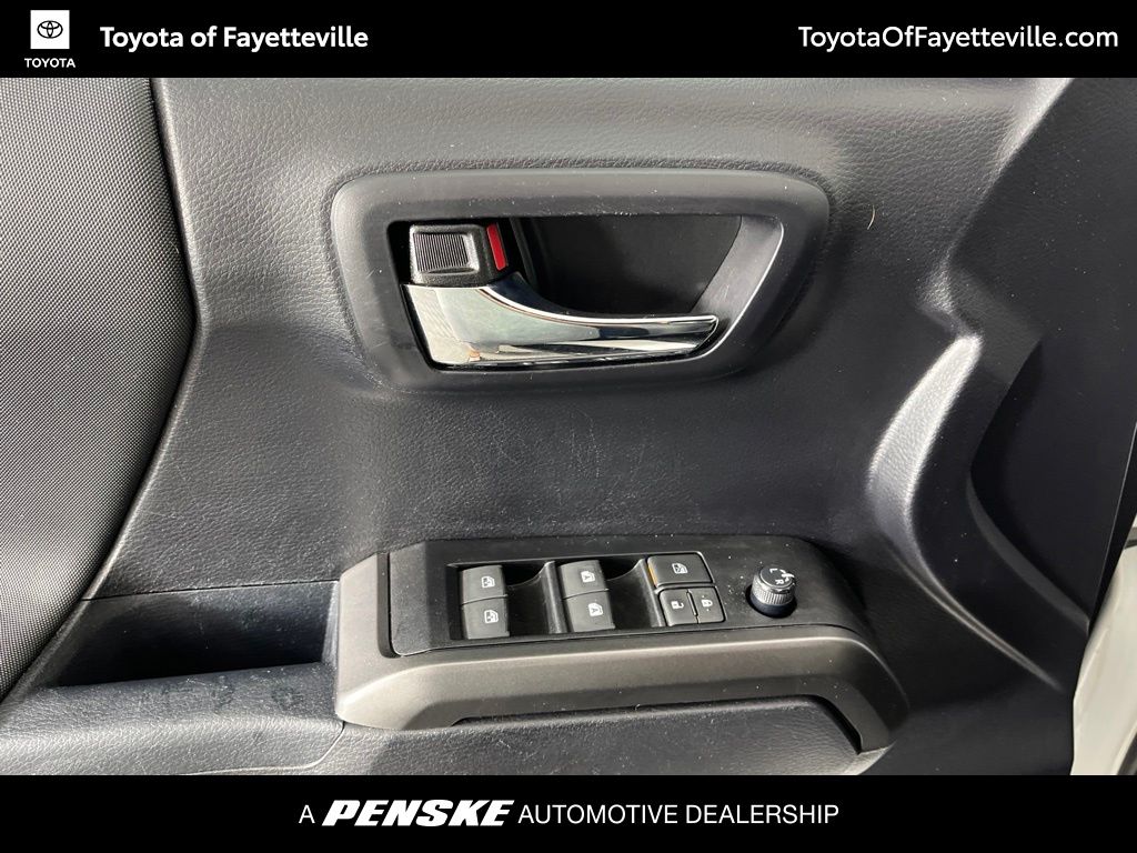 Thumbnail: 2021 Toyota Tacoma - 21