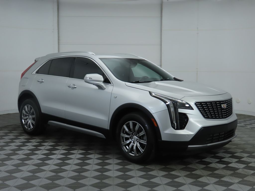 Thumbnail: 2022 Cadillac XT4 - 3