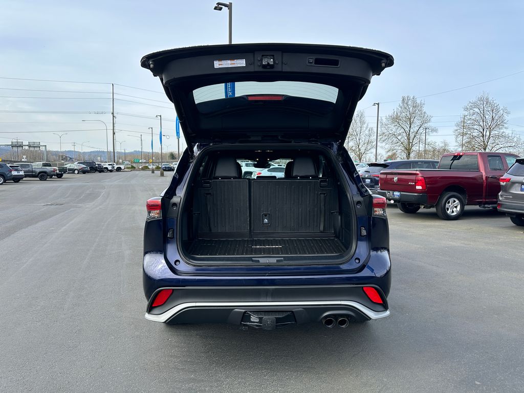 2022 Toyota Highlander XSE