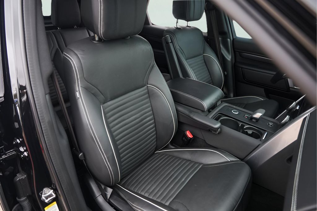 Used Car 2024 Land Rover Discovery  Metropolitan Edition For Sale Under $70,000 In Austin, Texas