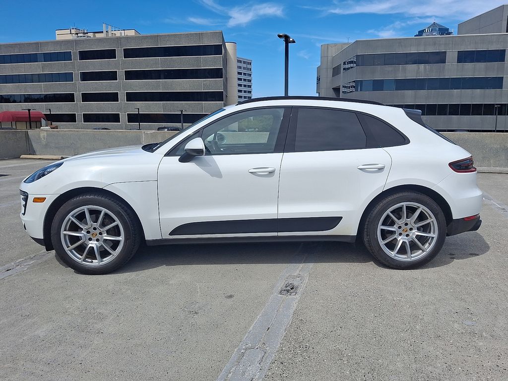 Thumbnail: 2018 Porsche Macan - 2