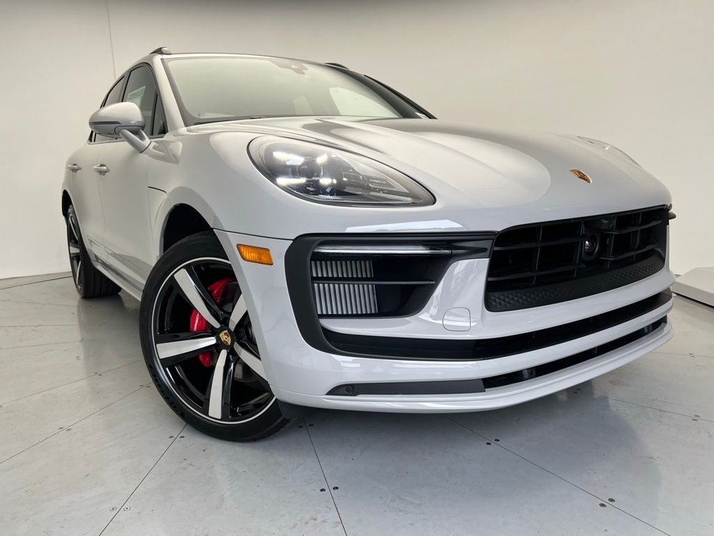 Thumbnail: 2025 Porsche Macan - 24