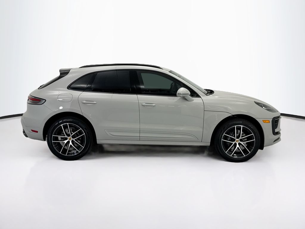 Thumbnail: 2026 Porsche Macan - 8
