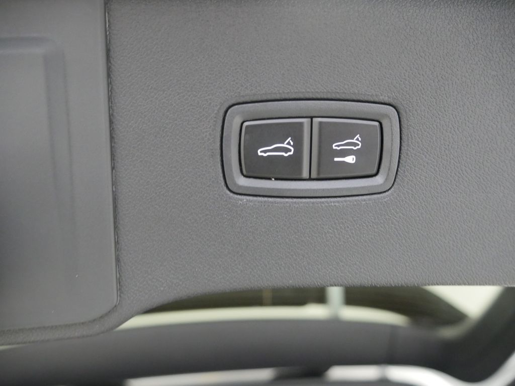 Thumbnail: 2026 Porsche Cayenne - 26