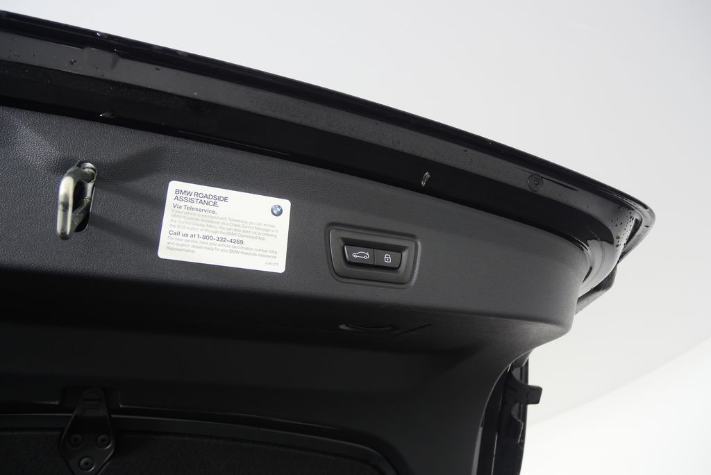 Thumbnail: 2023 BMW i4 - 19