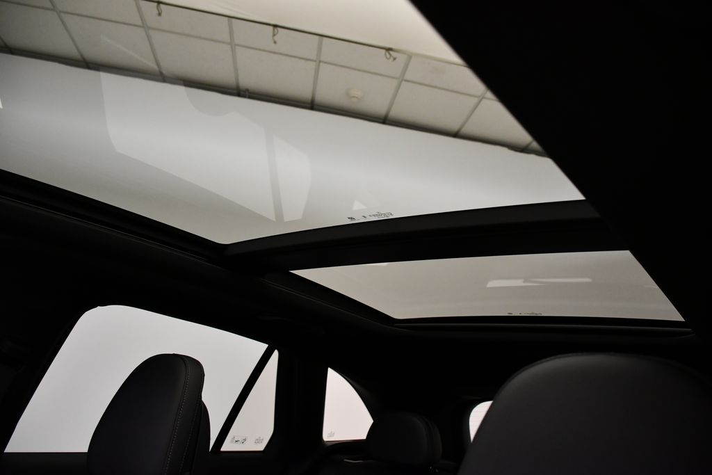 Thumbnail: 2026 Mercedes-Benz GLC - 17