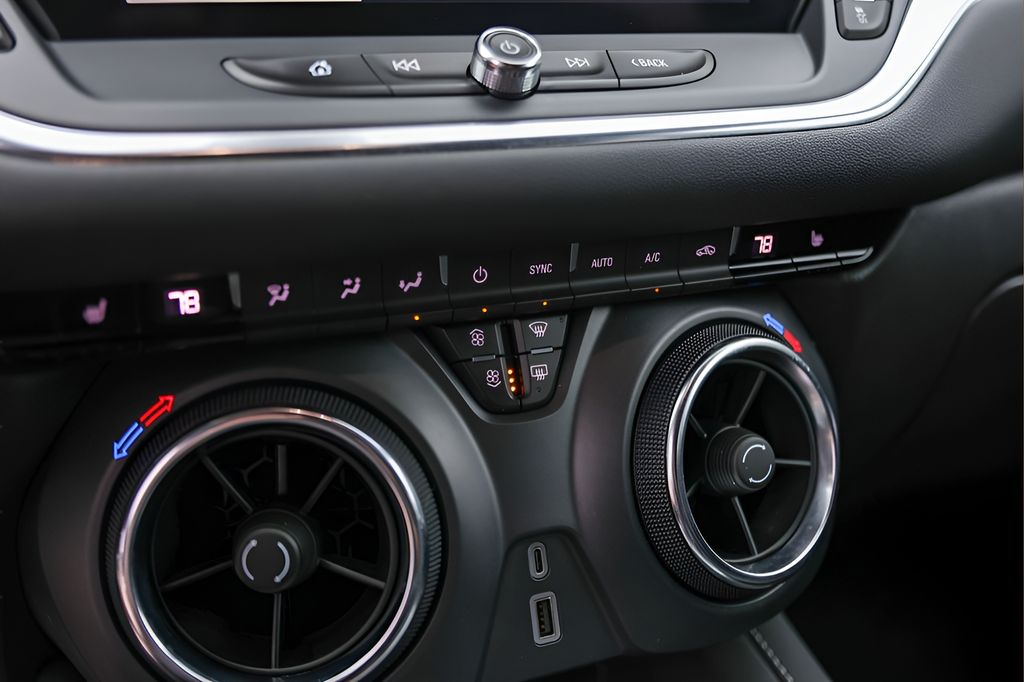 Used 2024 Gray Chevrolet LT image 18