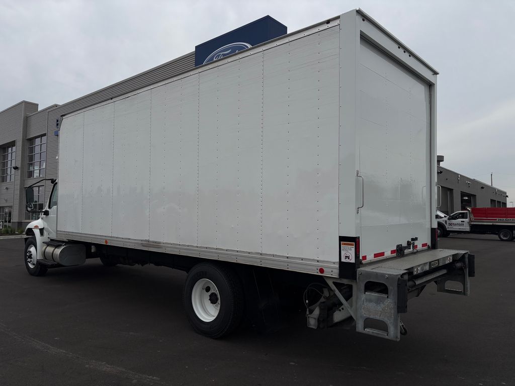 Used 2022 White International MV607 image 3