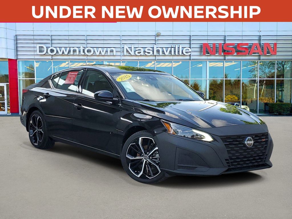 Super Black 2025 Nissan Altima 2.5 SR FWD Sedan Front-Wheel Drive Continuously Variable Transmission