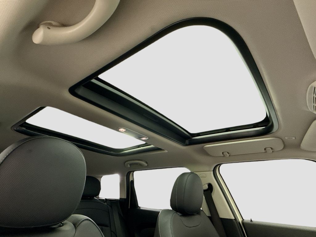 Thumbnail: 2019 MINI Cooper Clubman - 16