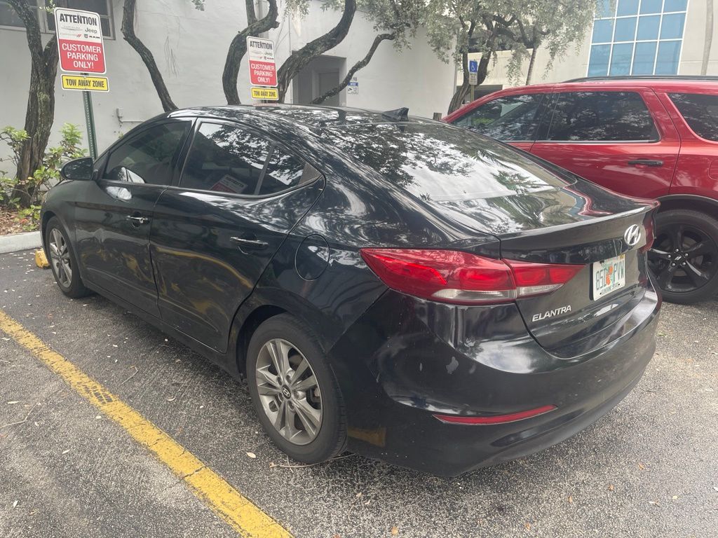 Used 2018 Black Hyundai SEL image 2