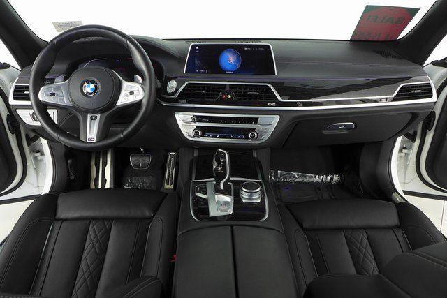 2022 BMW 7 Series 740i 24