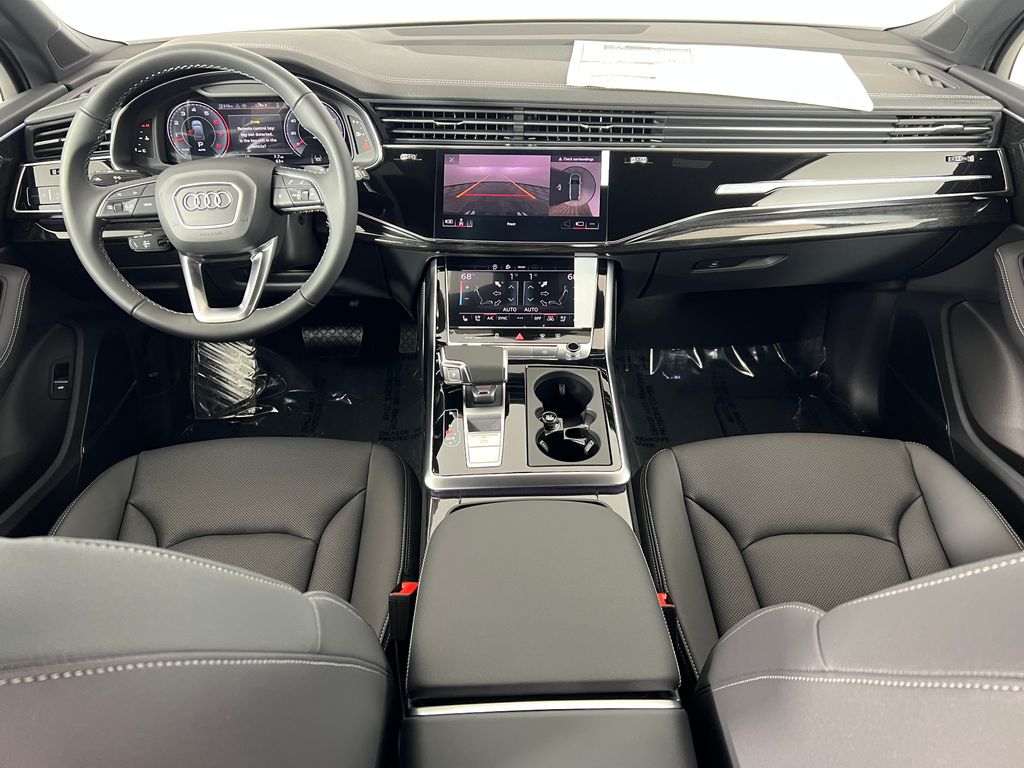 Thumbnail: 2025 Audi Q7 - 12