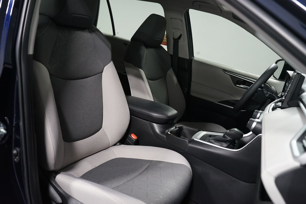 Thumbnail: 2022 Toyota RAV4 - 27