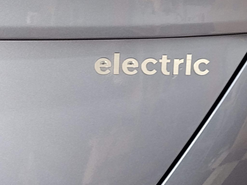 2025 Hyundai Kona Electric SE