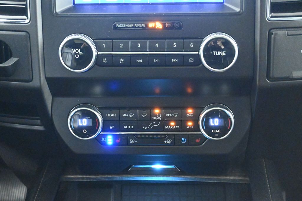 2020 Ford Expedition MAX Limited 23