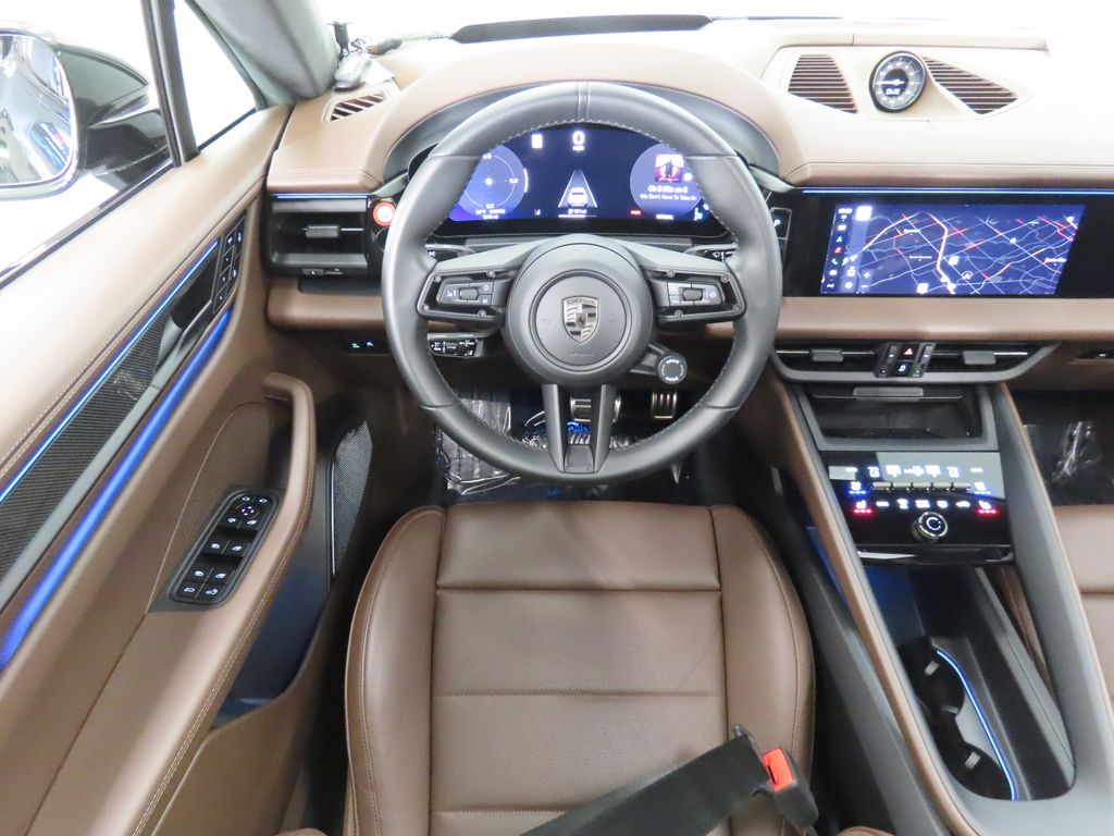 Thumbnail: 2024 Porsche Macan - 16