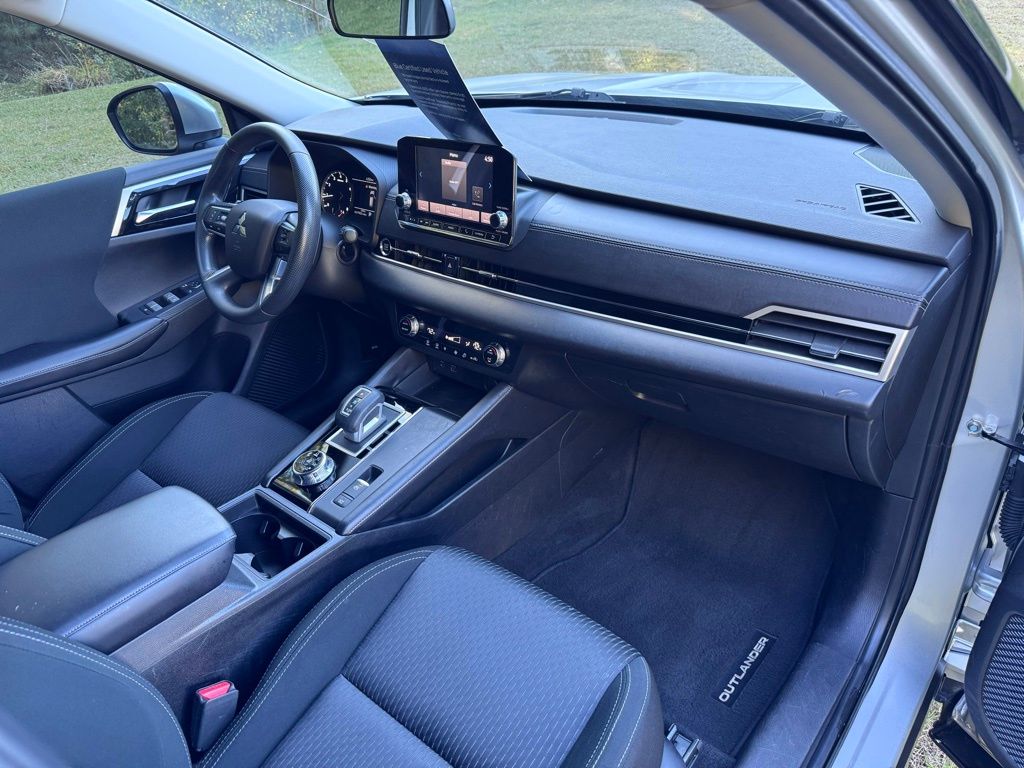 2022 Mitsubishi Outlander ES 2.5 2WD