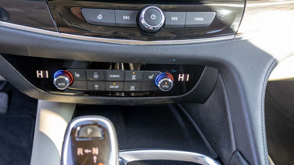 Used 2020 Buick Enclave Essence 4D Sport Utility