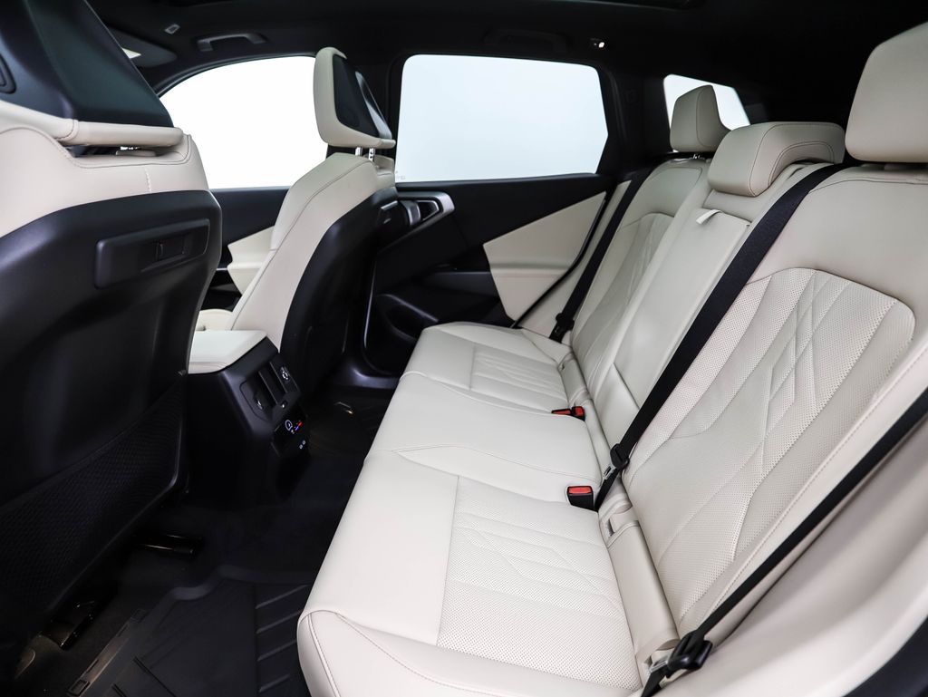 Thumbnail: 2026 BMW X3 - 23