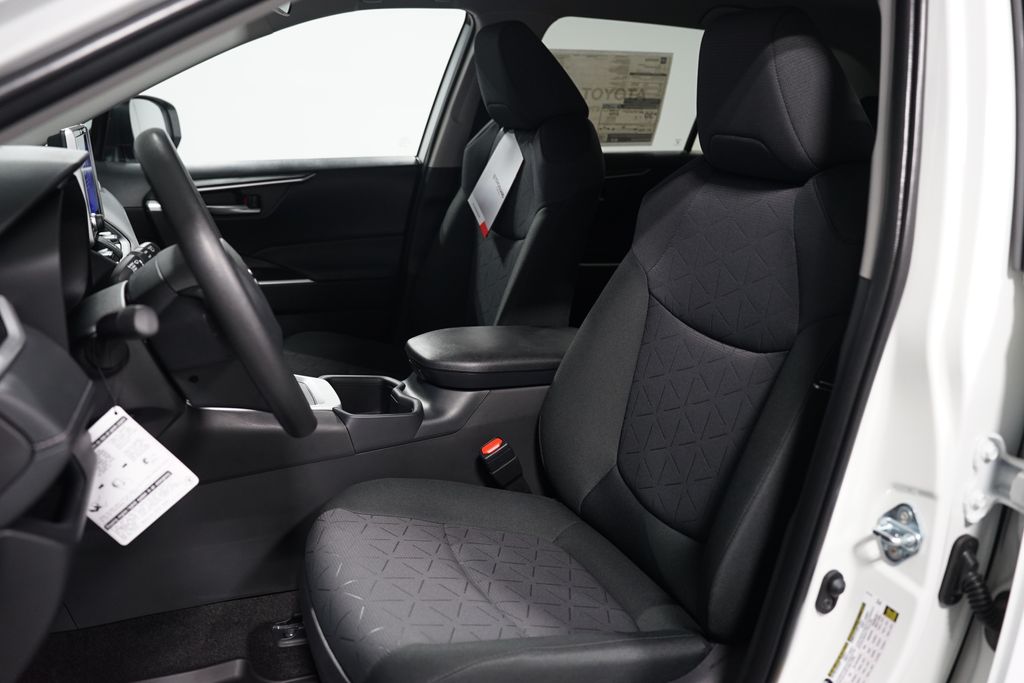 Thumbnail: 2025 Toyota RAV4 - 27