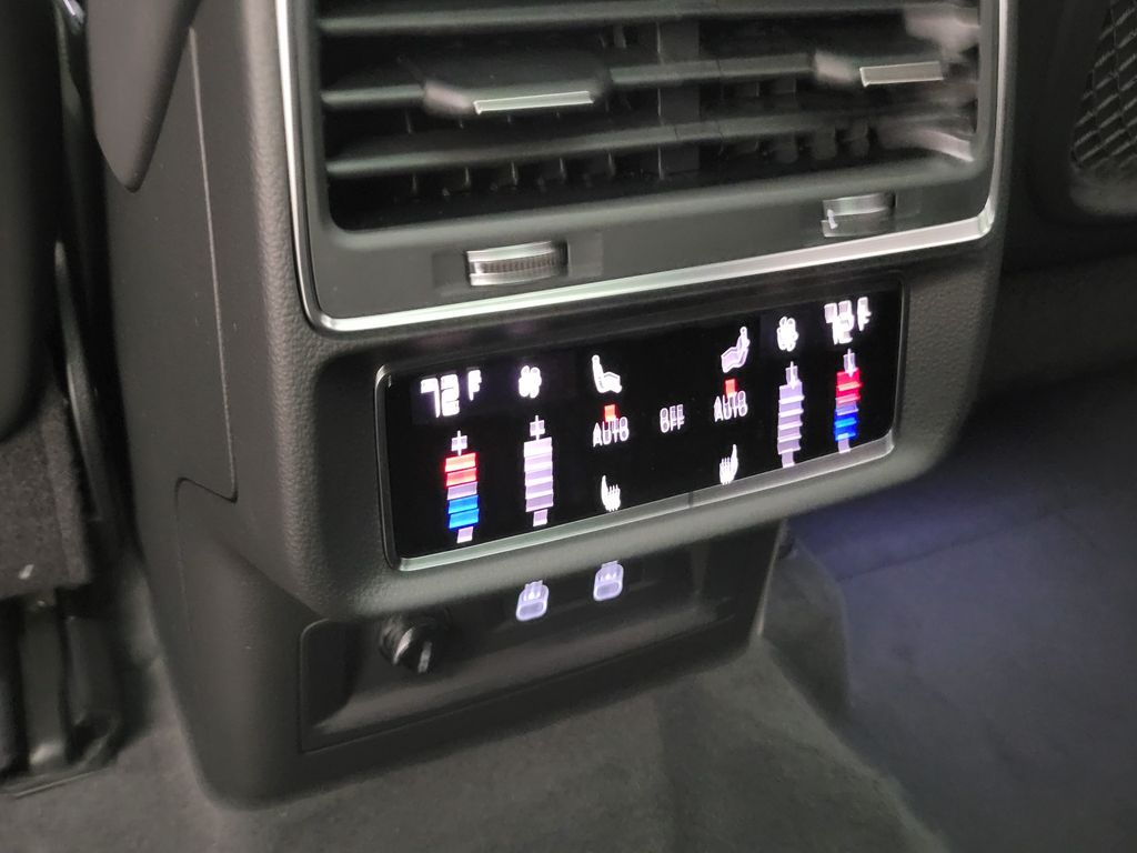 Thumbnail: 2026 Audi Q7 - 24