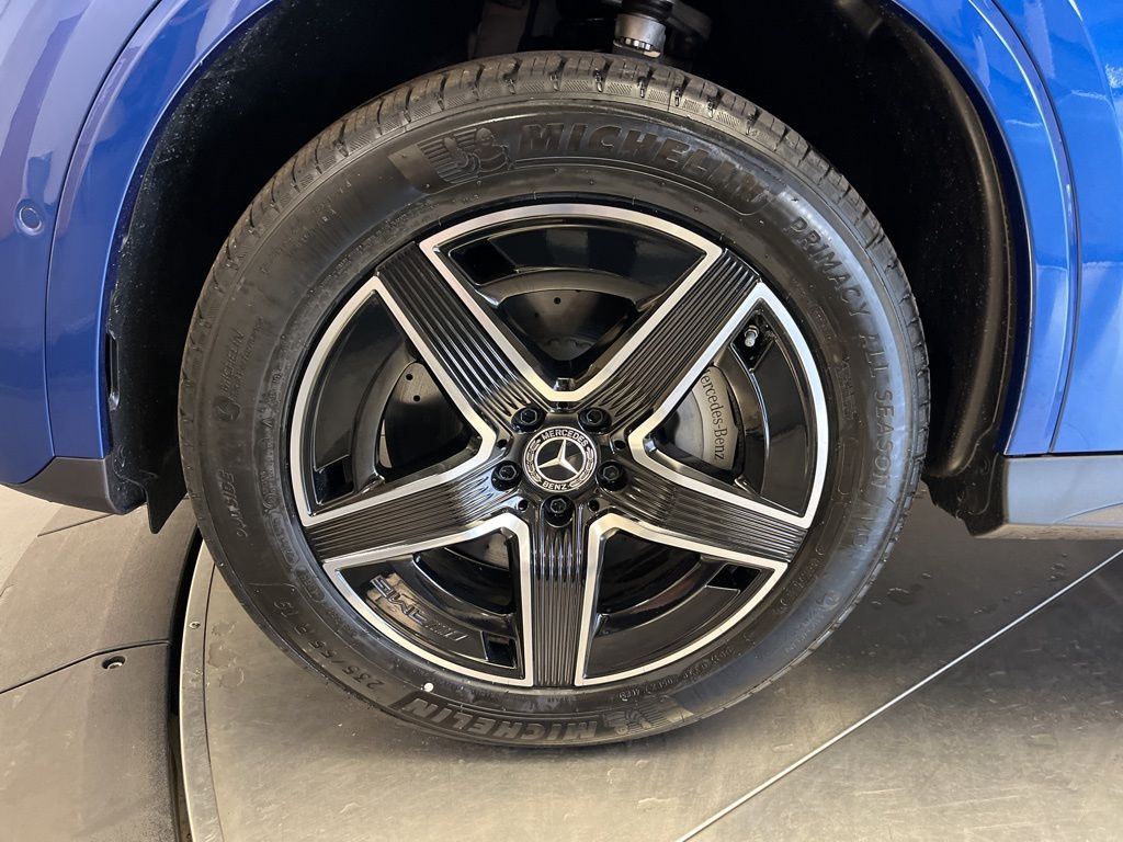 Thumbnail: 2026 Mercedes-Benz GLC - 10