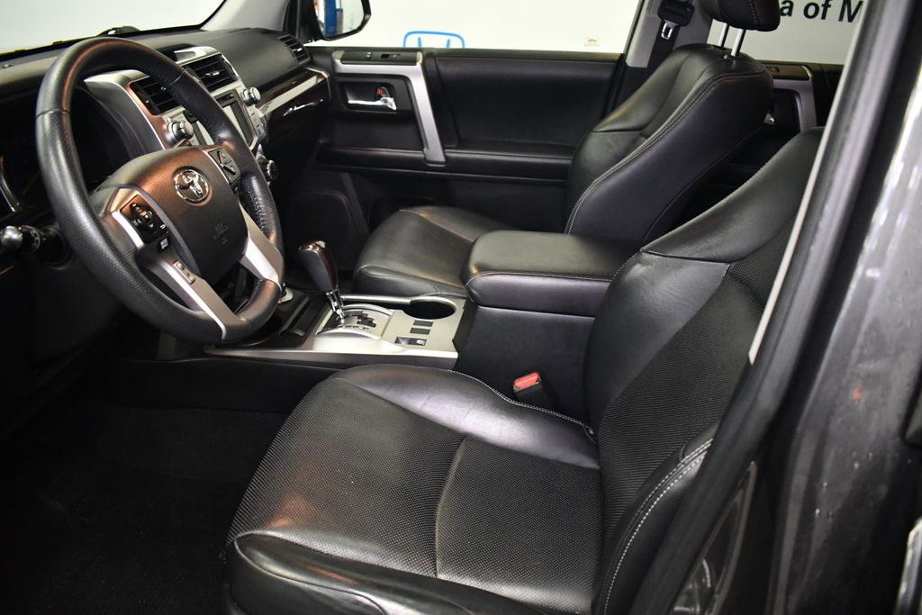 Thumbnail: 2019 Toyota 4Runner - 25