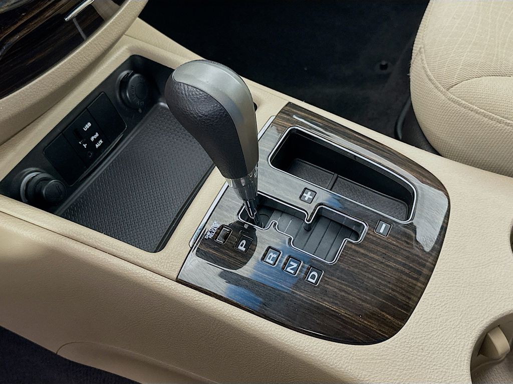 Thumbnail: 2012 Hyundai Santa Fe - 15