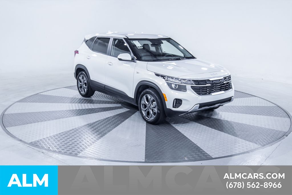 Used 2026 White Kia LX image 14