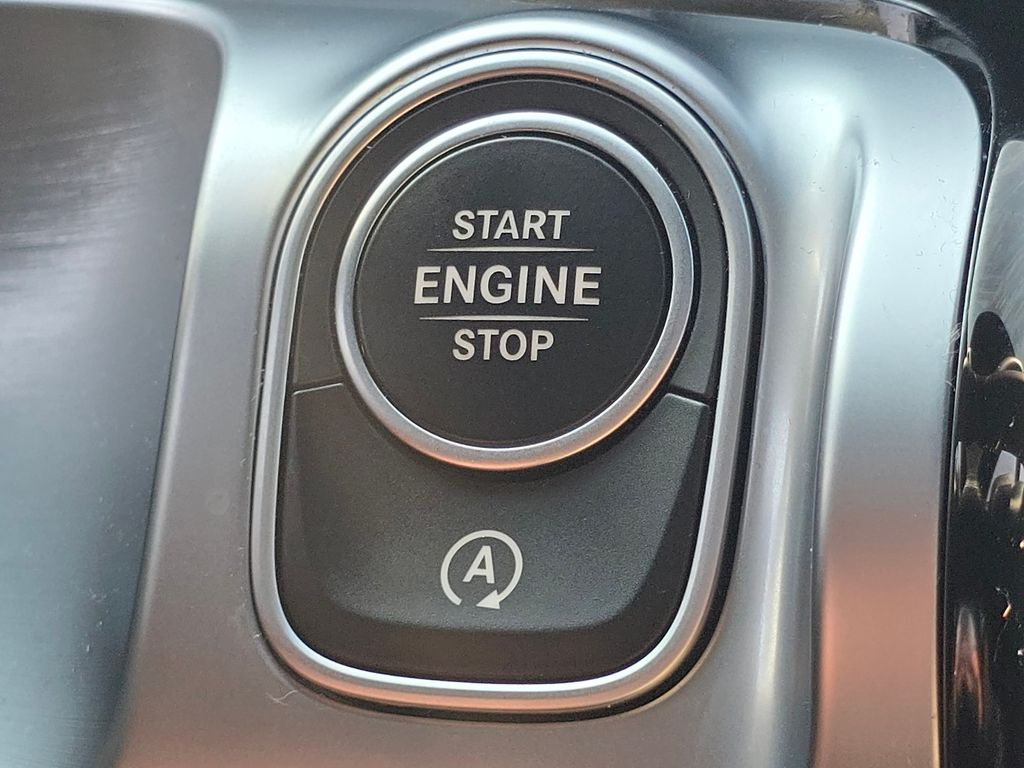 Certified Used 2025 White Mercedes-Benz GLB 250 image 35