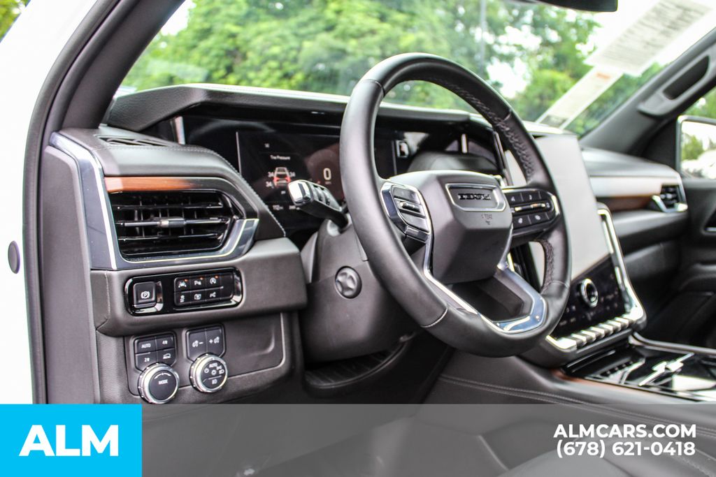 Used 2025 White GMC Denali image 33