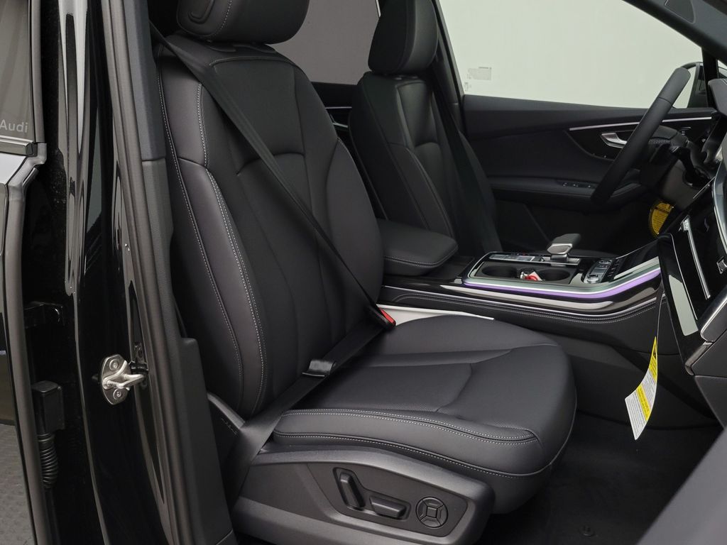 Thumbnail: 2026 Audi Q7 - 16