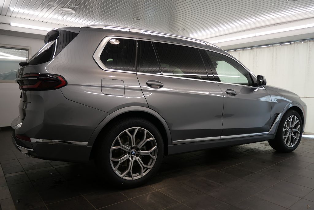 2025 BMW X7 xDrive40i 7