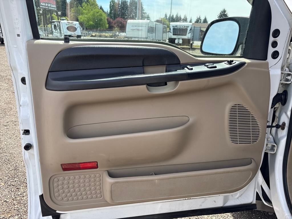 2005 Oxford White Ford Super Duty F-250 XLT 4X4 Truck