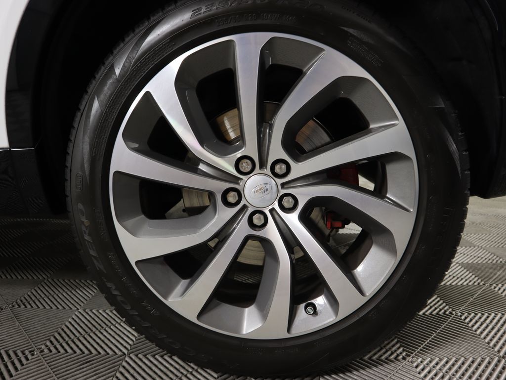 Thumbnail: 2025 Land Rover Discovery Sport - 31