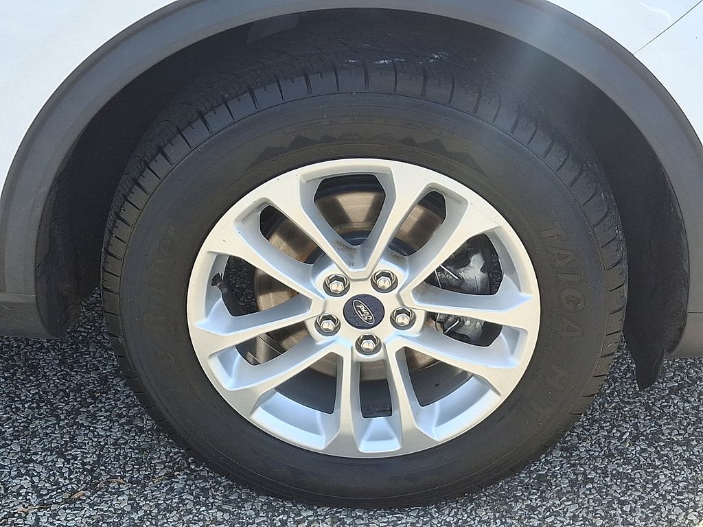 2020 Ford Escape SE 8