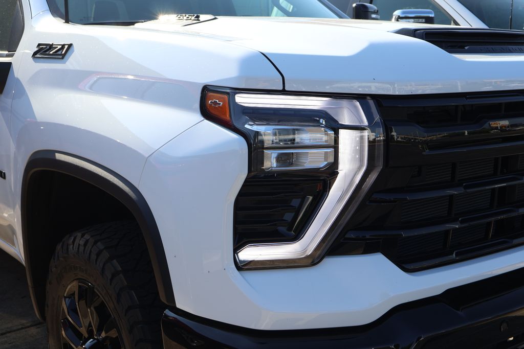 Thumbnail: 2025 Chevrolet Silverado 2500 - 3
