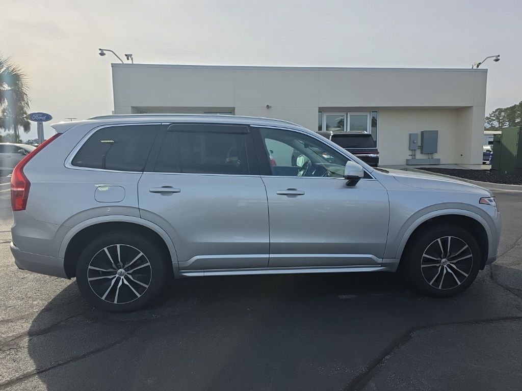 2020 Volvo XC90 T5 Momentum 7 Passenger