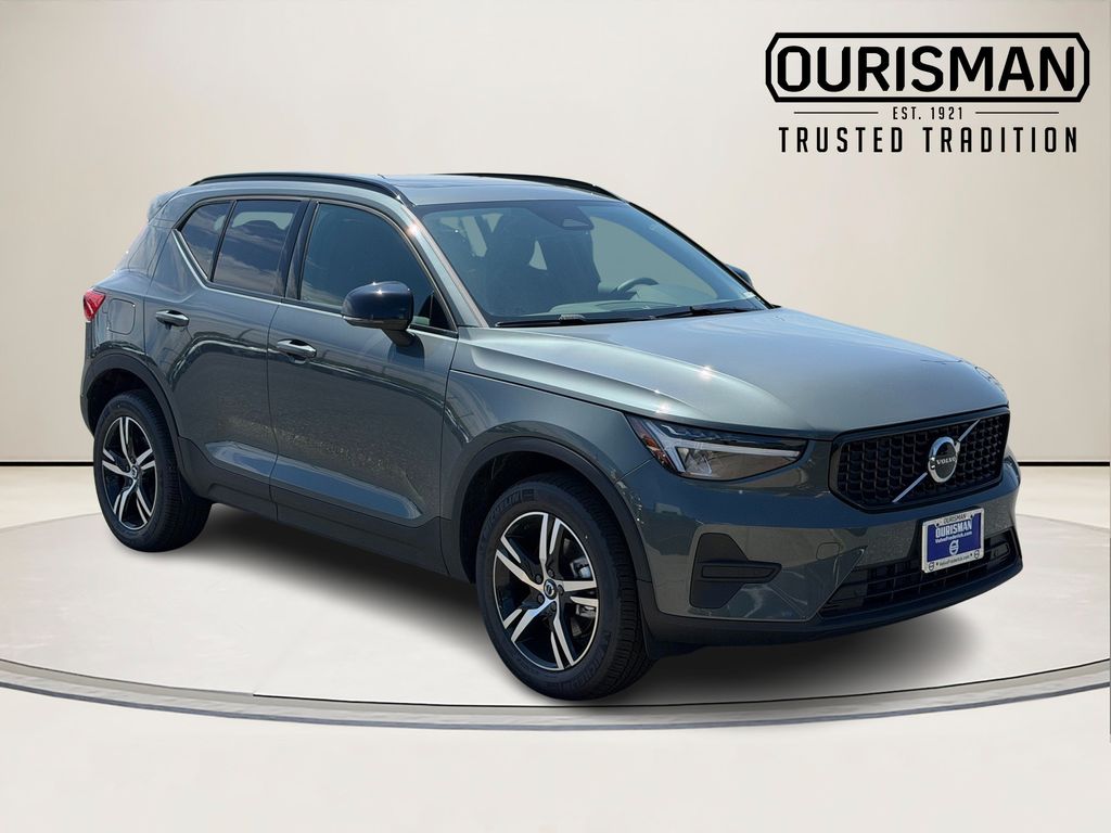 Forest Lake 2026 Volvo XC40 SUV / Crossover All-Wheel Drive Automatic