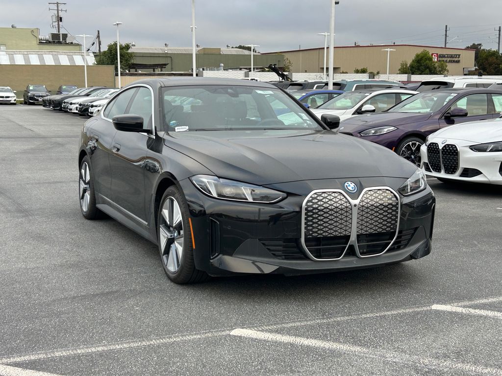 Thumbnail: 2025 BMW i4 - 7